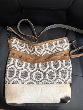 Myra Beand Woven Geometric Crossbody Bag with Leather Trim - Brown/White